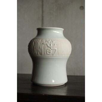 三代 真葛香山 富貴長春 白磁壺　P531 