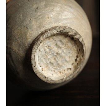 李朝初期 粉青沙器 輪線象嵌 塩筍壺　P536 