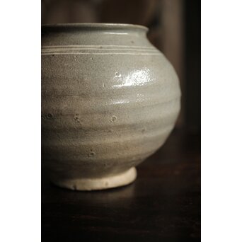 李朝初期 粉青沙器 輪線象嵌 塩筍壺　P536 