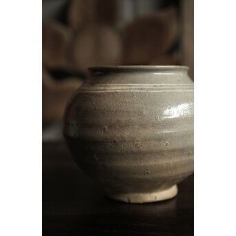 李朝初期 粉青沙器 輪線象嵌 塩筍壺　P536 