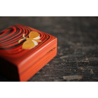 石川確治 堆漆彫漆【胡蝶】香合　Q379 