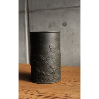 美櫻菴一倉作 古銅山水紋筆筒　M455