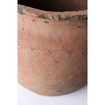 琉球 宮古島土器か 櫛目波状紋壺　P545 