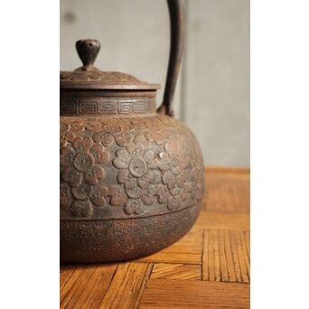 南部名工 有坂 桜文鉄瓶　M455 