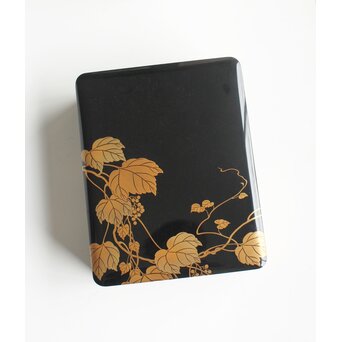 三田村自芳 蔦蒔絵 料紙箱　Q383