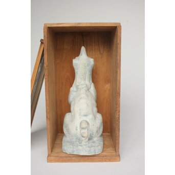 飛田朝二郎【霊狗】翡翠石彫か　U377 