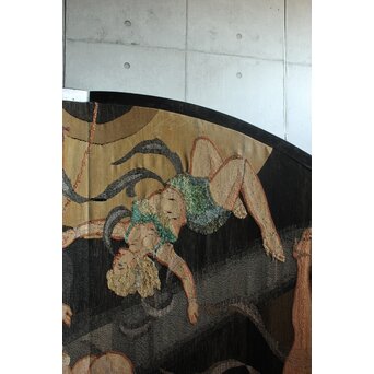 湖華銘 キャバレー/サーカス図 織物/刺繍 大屏風　U379 