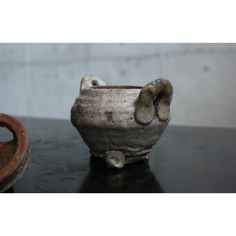 灰釉 手捻香炉　P554 