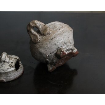 灰釉 手捻香炉　P554 