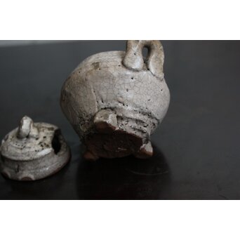 灰釉 手捻香炉　P554 