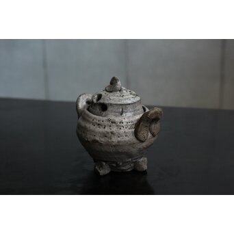 灰釉 手捻香炉　P554 