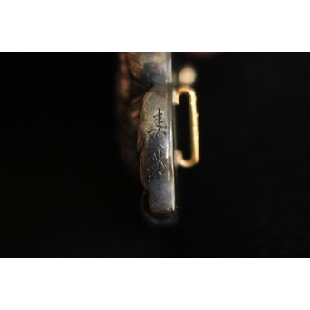 春芳作 銀 花彫金 ブローチ/帯留　M459 