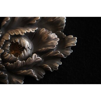 春芳作 銀 花彫金 ブローチ/帯留　M459 