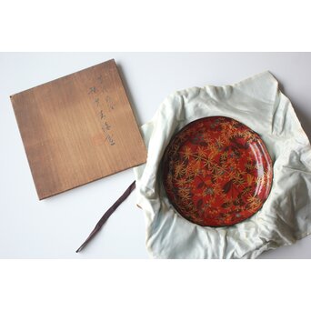 迎田秋悦/嘉亭 草花蒔絵 張貫青海盆 共箱　Q388 