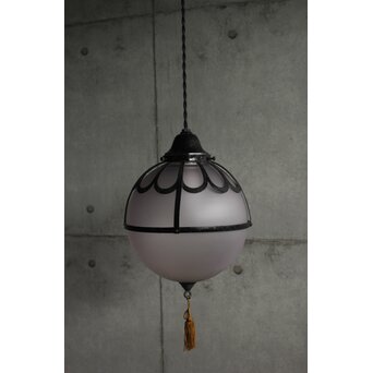 紫色ガラス 菊金具球体電笠　A0515 