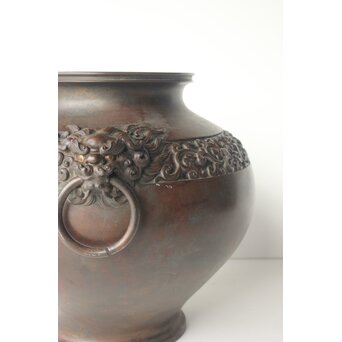 東京銅器名工 高橋凌雲 獅子牡丹紋 鋳造花瓶　M468 