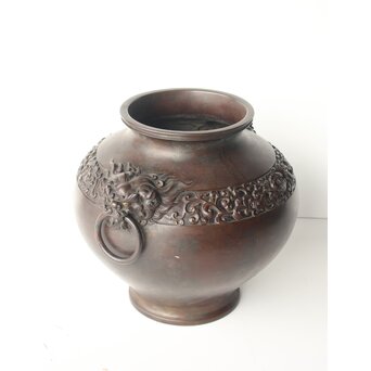 東京銅器名工 高橋凌雲 獅子牡丹紋 鋳造花瓶　M468 