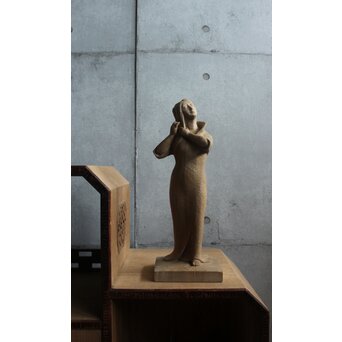 岸田陸象 女性像木彫　X608