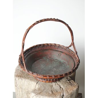 初代 前田竹房斎造 煤竹提梁平花盛籃/竹籠　U385 