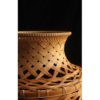 飯塚小玕斎 束編鮑結白錆花籃 銘「濤聲」　U388 