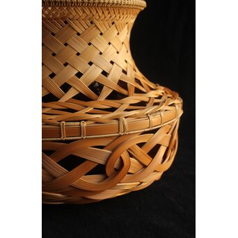 飯塚小玕斎 束編鮑結白錆花籃 銘「濤聲」　U388 