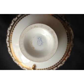 セーブル陶磁器 1815年～ ナポレオン～ルイ18世時代 金彩ティーカップ　P602 