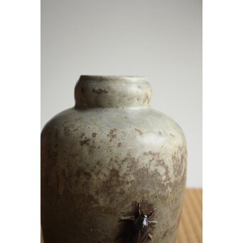 沼田一雅 陶彫 花瓶に虫　P631 