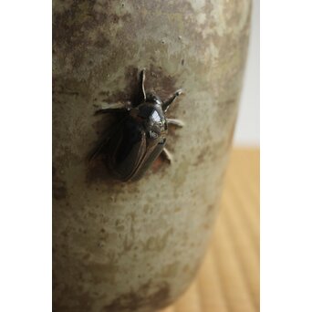 沼田一雅 陶彫 花瓶に虫　P631 