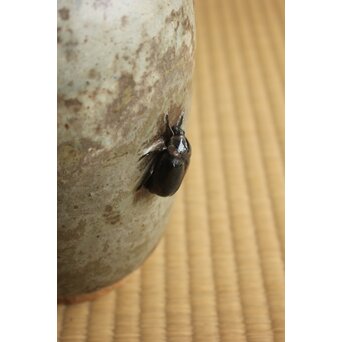 沼田一雅 陶彫 花瓶に虫　P631 
