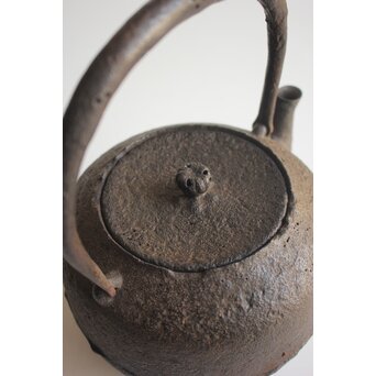 南部 盛岡 小泉仁左衛門 造 鉄瓶 共箱 / 仁左エ門釜 釜師　M484 