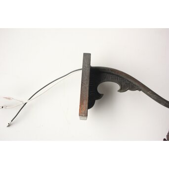 ひらひらシェードのブラケット照明　A557 