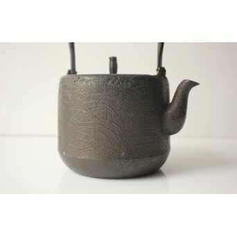 金沢鶴斎 南部 秋草紋鉄瓶　M486 
