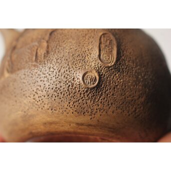 聴松園 米和亭造 竹根意 楼閣山水図 白泥急須　P647 