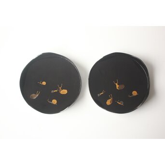 蝸牛蒔絵 盆 2枚1組　Q420